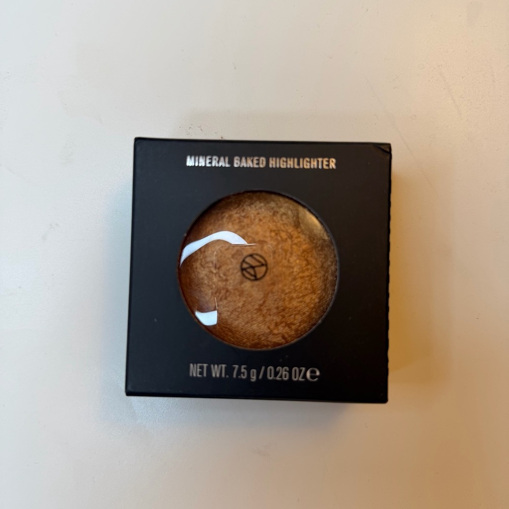 IL MAKIAGE Mineral Baked Highlighter